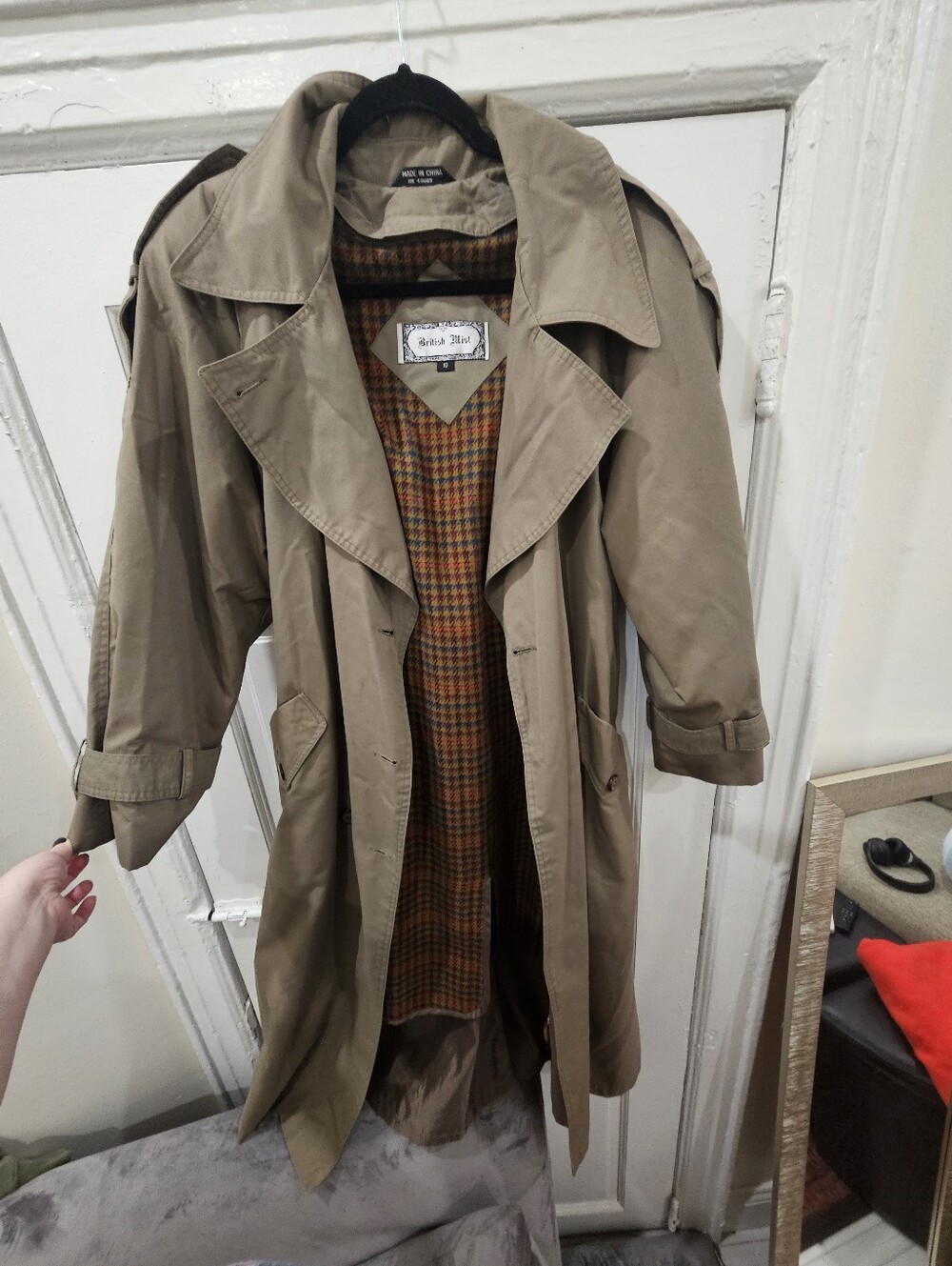Classic Women's Trench Coat - Brown